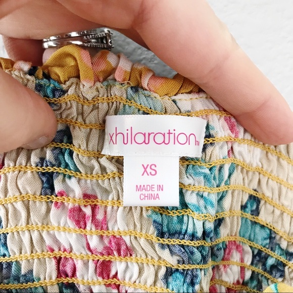 SOLD ✔️Xhilaration Floral Ruffled Crop Top XS - Picture 3 of 4